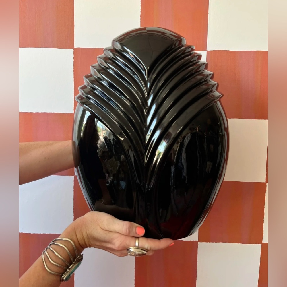 1980’s Black Vase ⚡️ Art Deco Revival